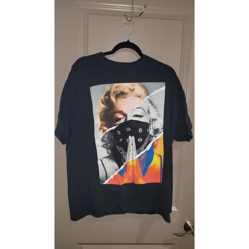 Marilyn Monroe Praying Hands Graphic Tee Black Proper Tees XL